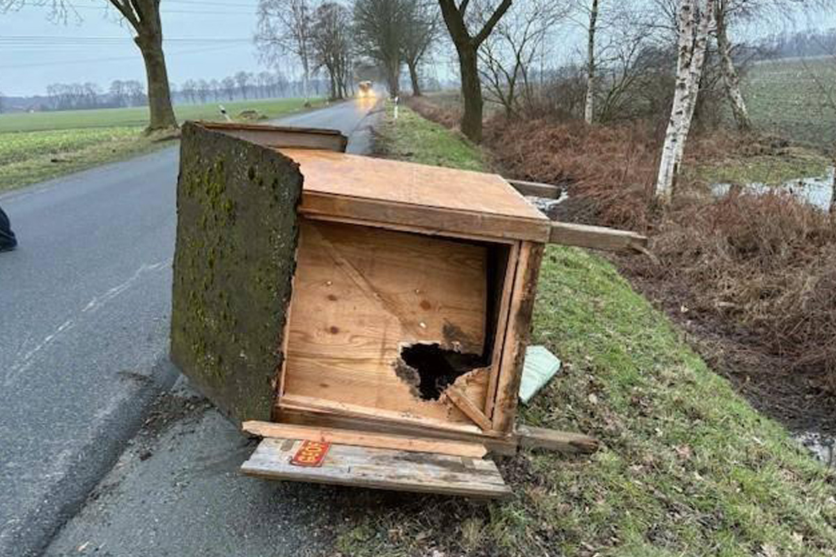 Hagen im Bremischen – Verkaufsstand entwendet und aufgebrochen