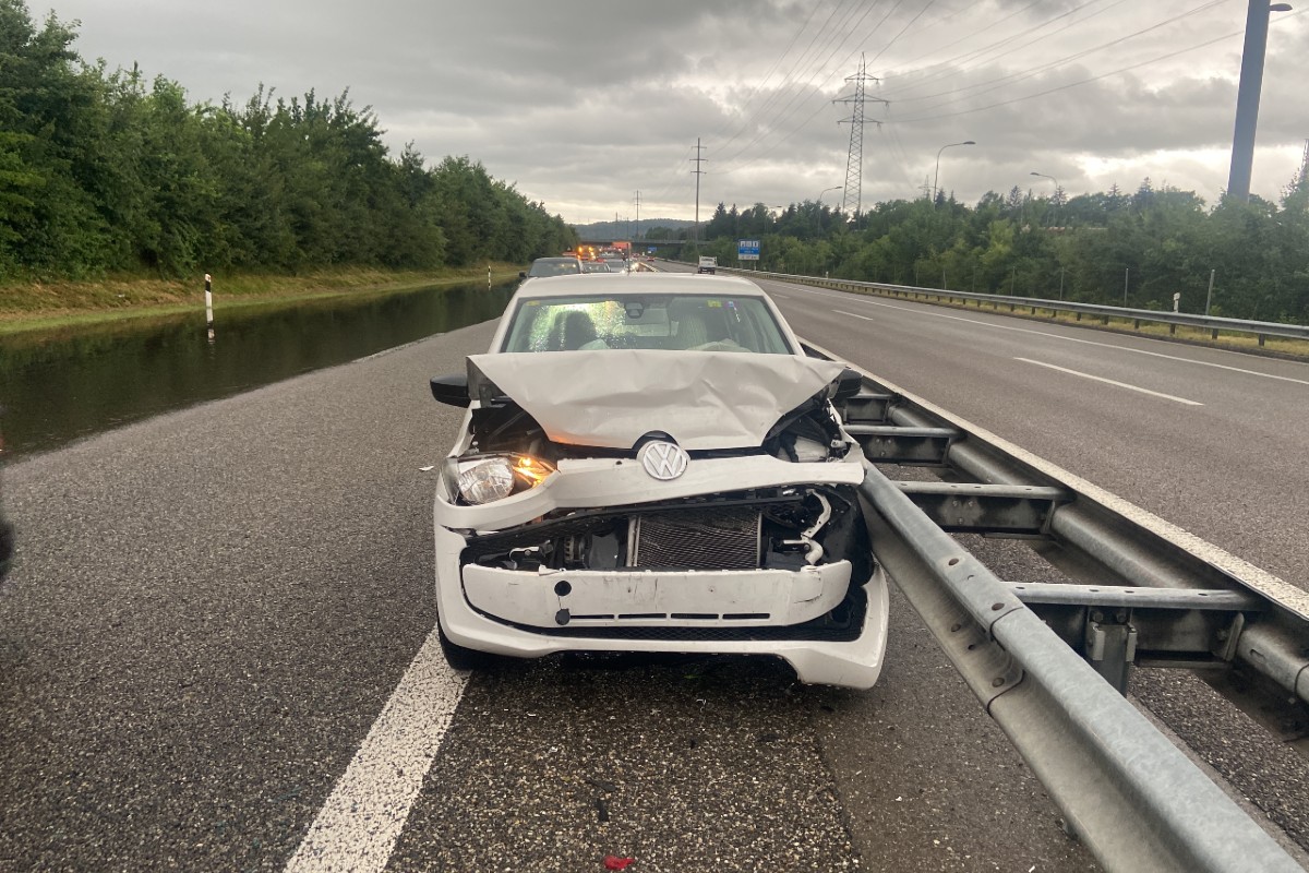 Kanton Aargau - Auffahrunfälle infolge Starkregen auf der A1