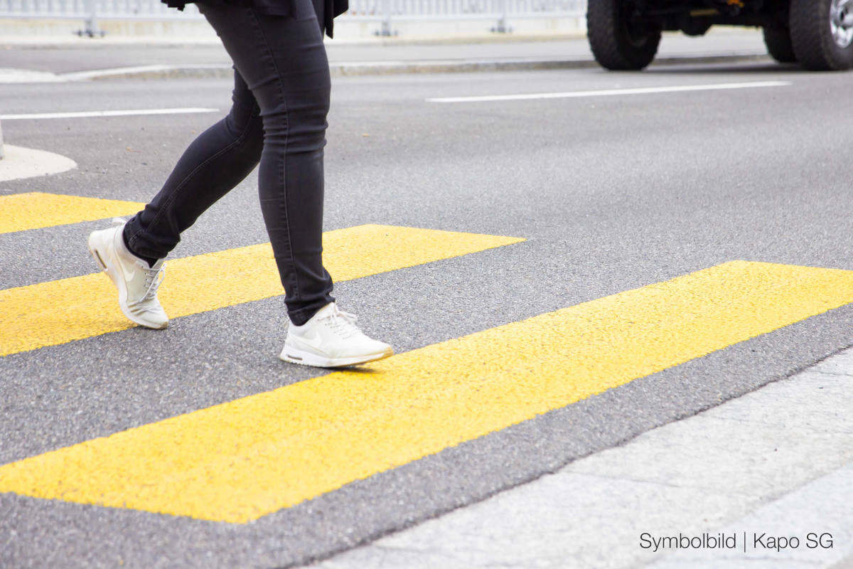 Filderstadt - Junge Fußgängerin angefahren 