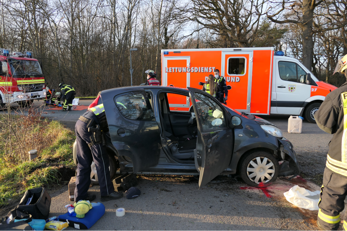 Dortmund – Erdwall brachte das Fahrzeug zum stehen
