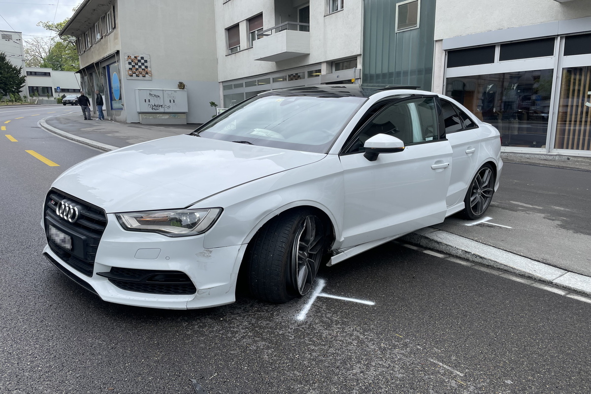 Erheblicher Sachschaden nach Selbstunfall in St. Gallen