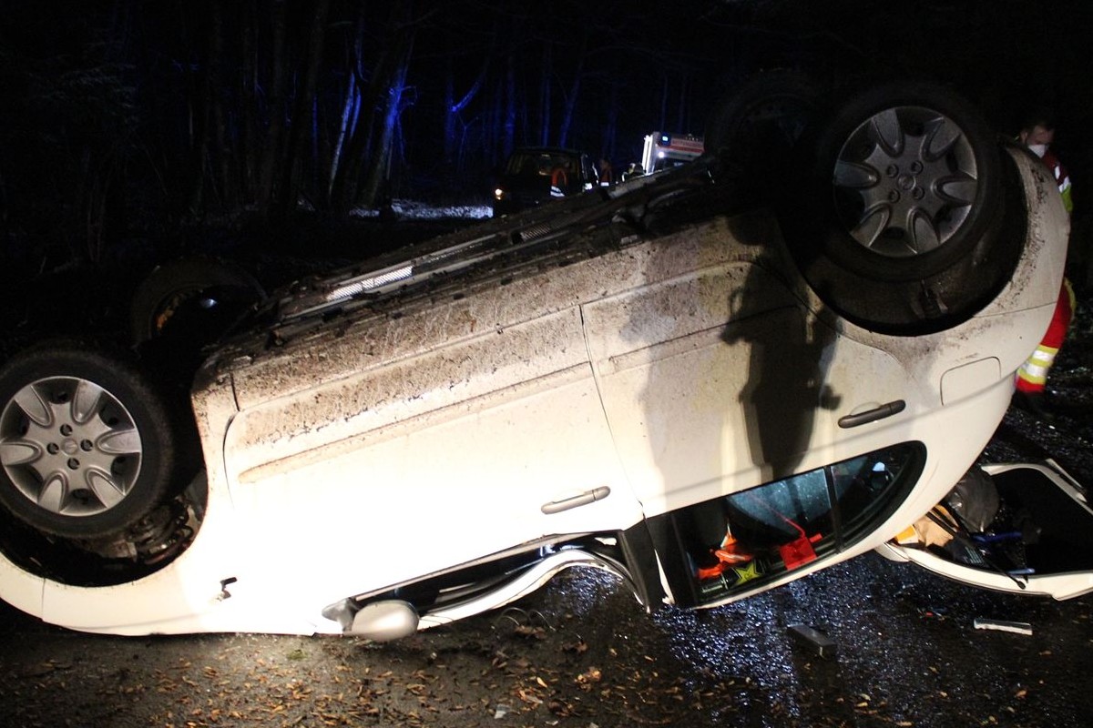 Unfall in Finnentrop – Mit Auto überschlagen