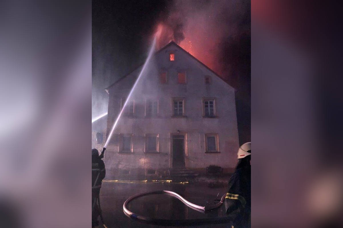 Matzenbach – Dach steht in Flammen