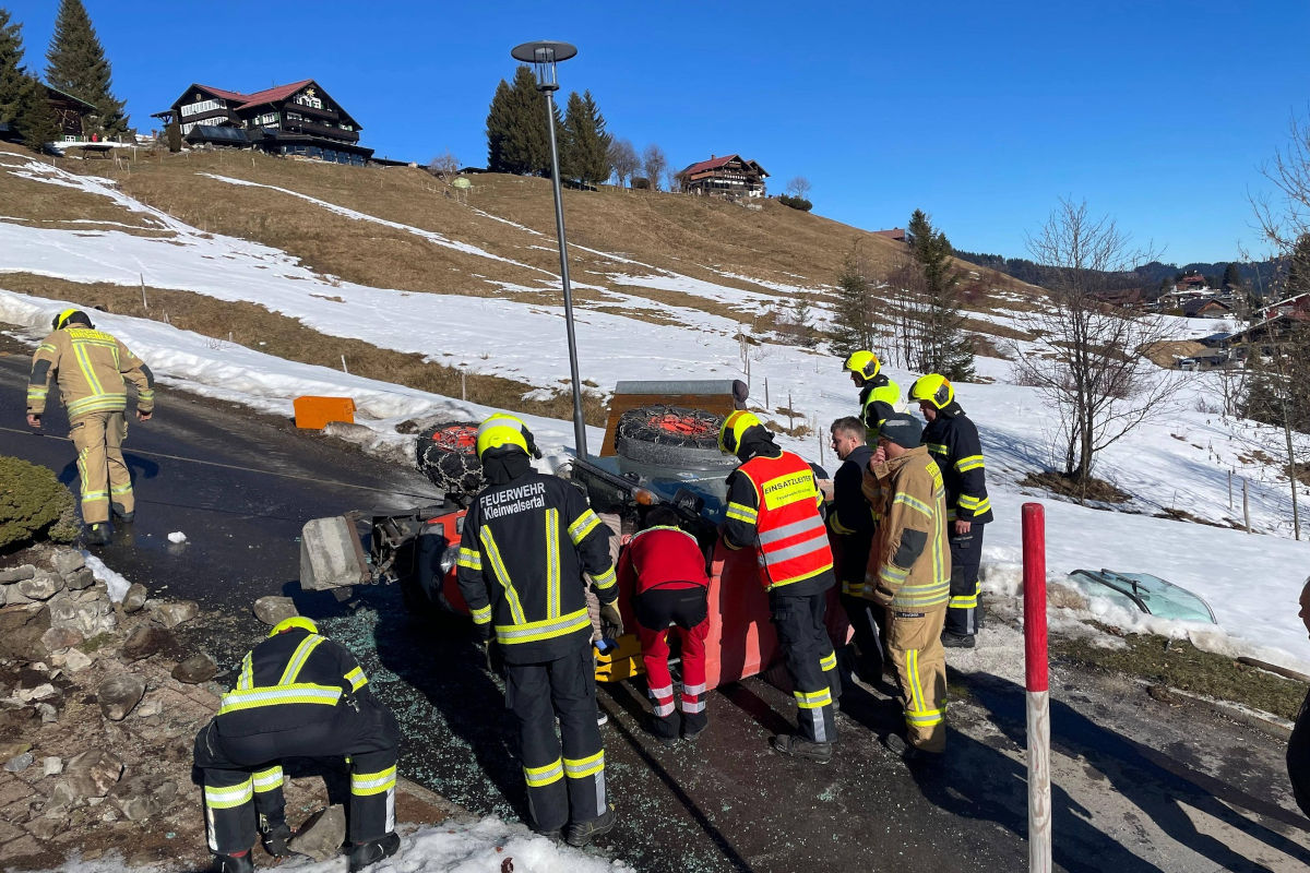 Hirschegg – Mitarbeiter bei Unfall mit Traktor verletzt