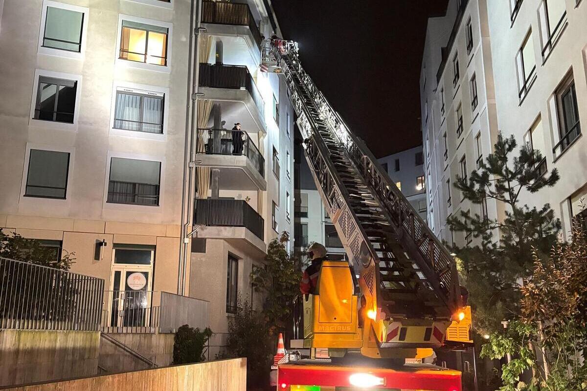 Bülach ZH - Mehrfamilienhaus nach Brand evakuiert
