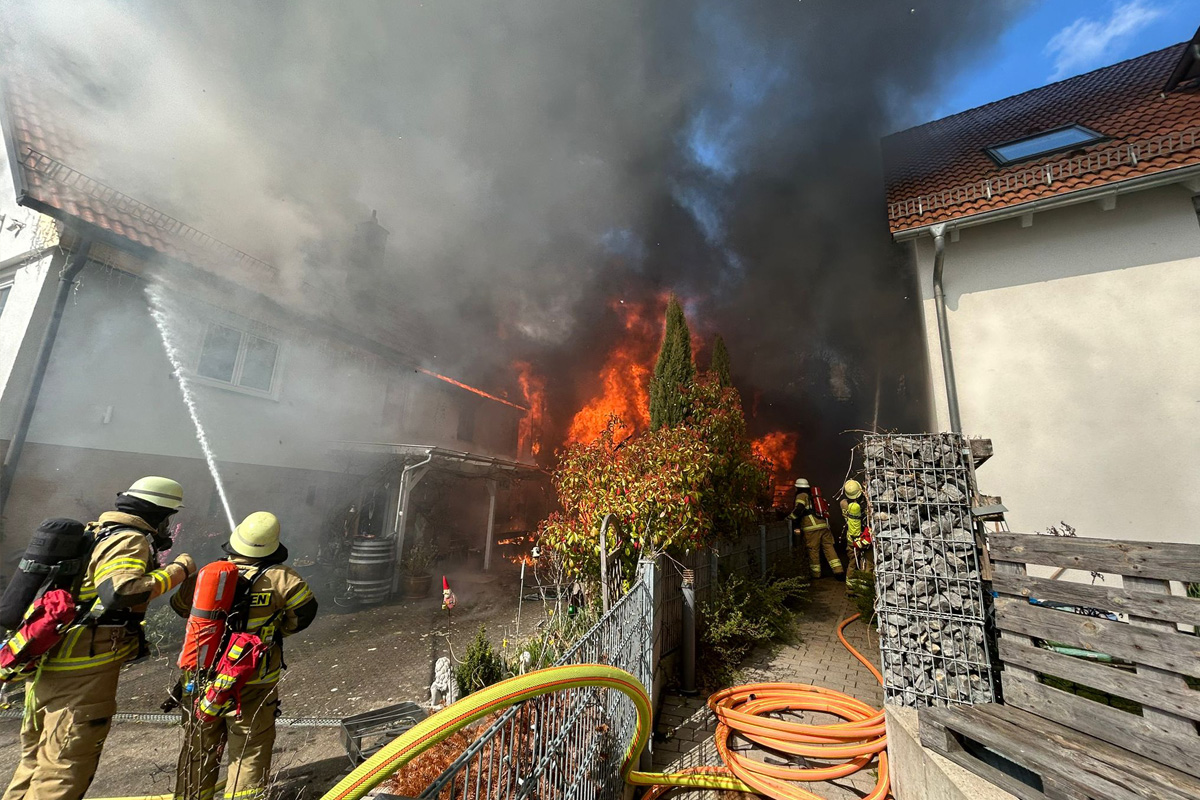Böblingen – Garagenbrand greift auf Wohnhaus über