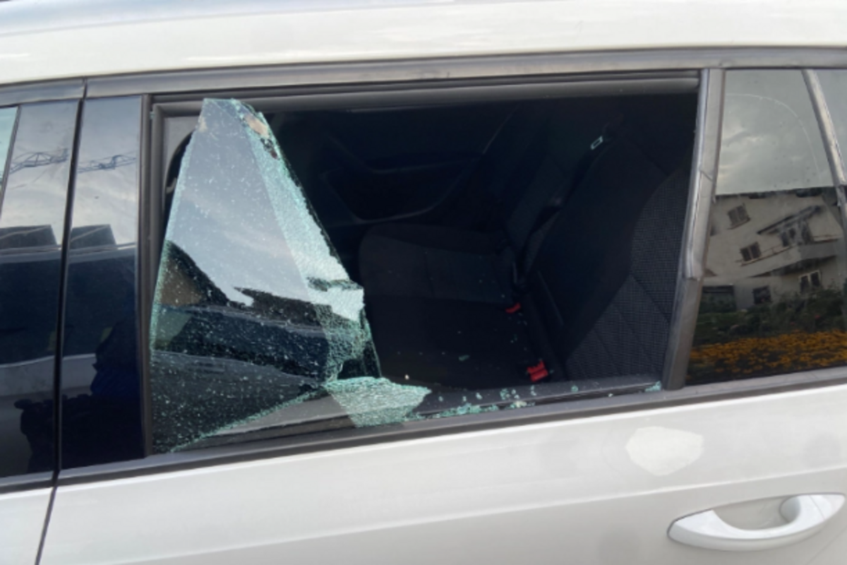 Baar ZG - Diebstähle aus Fahrzeugen 