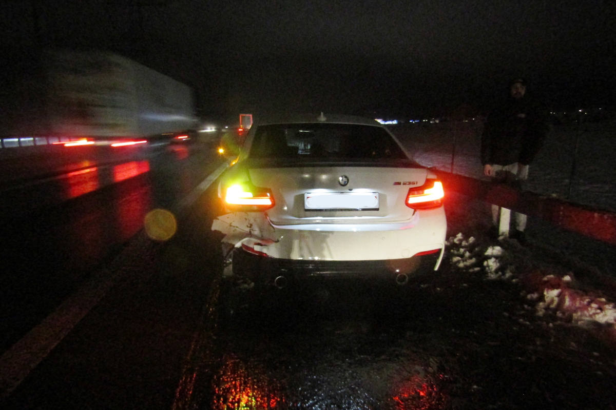 Glarus Nord – Unfälle in der Nacht auf winterlichen Strassen