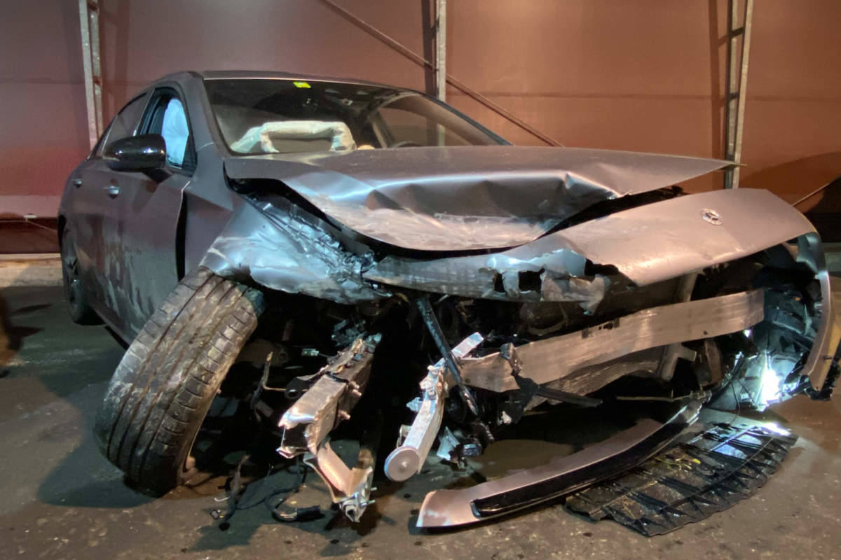 Cham ZG – Unter Alkoholeinfluss in Leitplanke gekracht