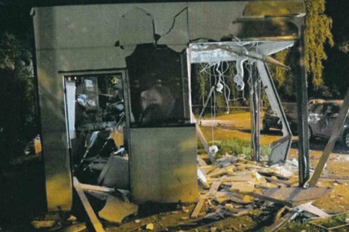 Herne – Nächtliche Geldautomatensprengung - Trümmerteile fliegen 50 Meter weit!