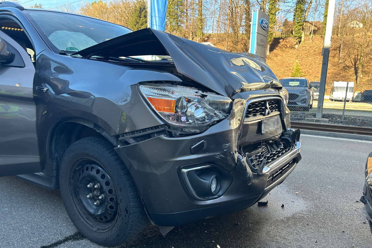 Matzingen TG – Mit dem Heck eines vorausfahrenden Autos kollidiert