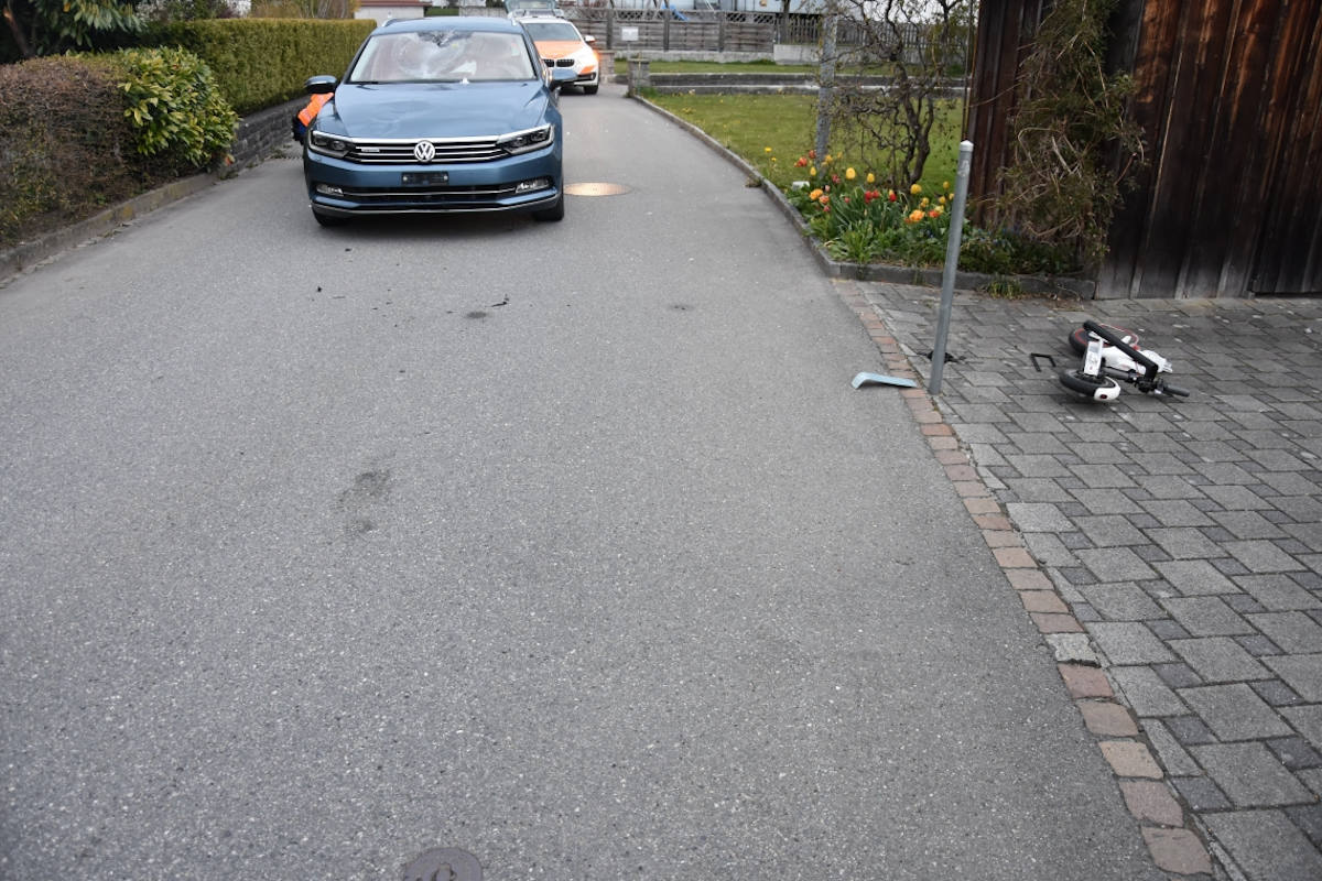 Sargans SG – Frontalkollision zwischen einem Auto und einem E-Scooter