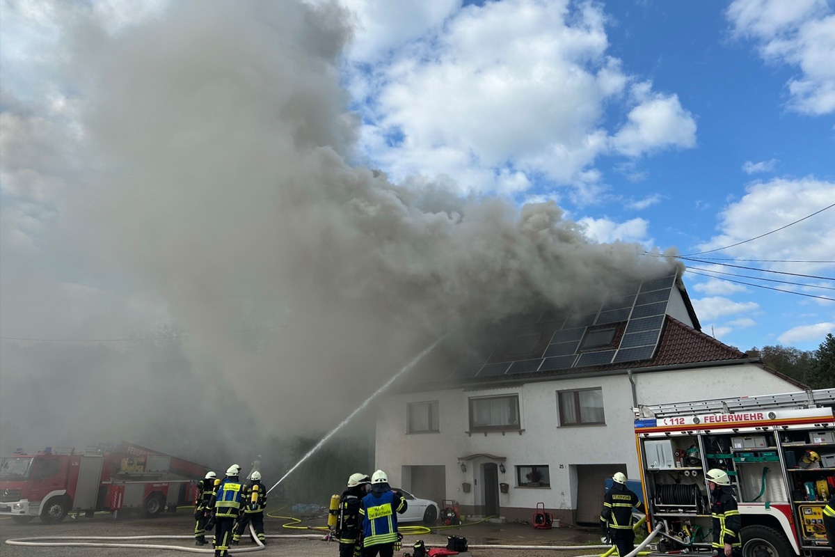 Glan-Münchweiler – Dachstuhlbrand zerstört Wohnhaus