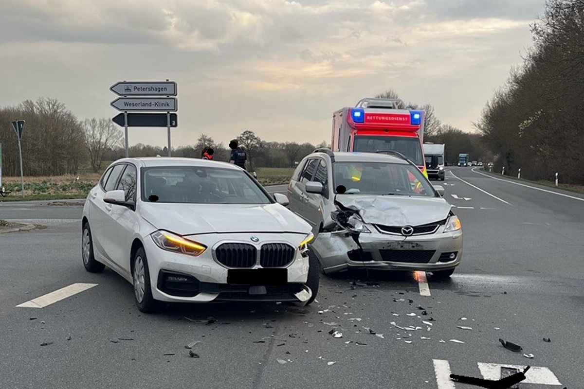 Petershagen – Zwei Verletzte bei Unfall auf Kreuzung