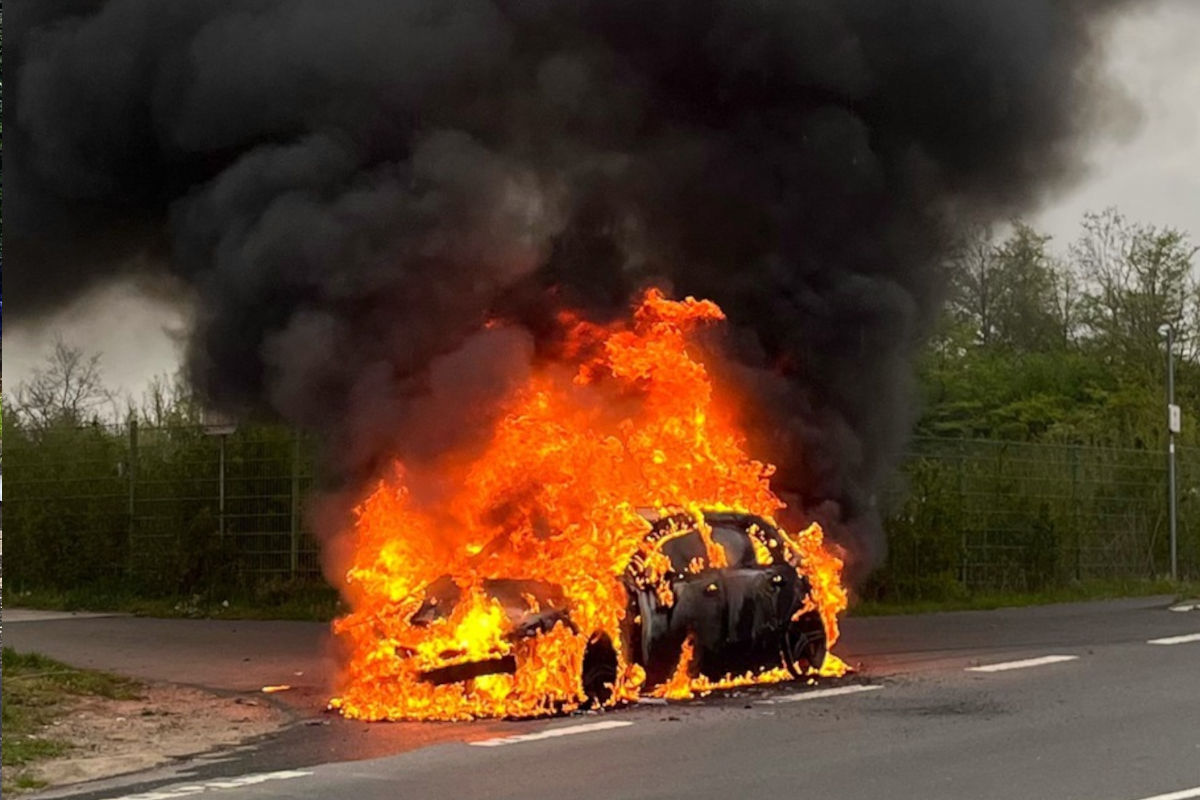 Merzenich – Auto brennt vollständig aus