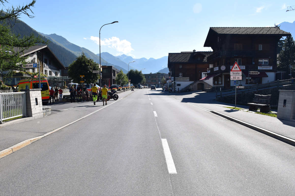 Sedrun GR - Rega fliegt Fahrradfahrerin nach Unfall ins Spital