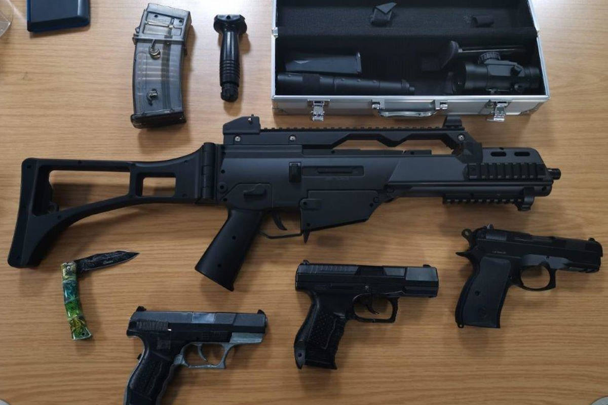 Mülheim an der Ruhr – Mit Arsenal von Softairwaffen im Gepäck