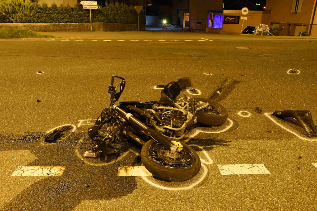 Sargans SG – Motorradfahrer schwer verletzt nach Kollision mit Auto