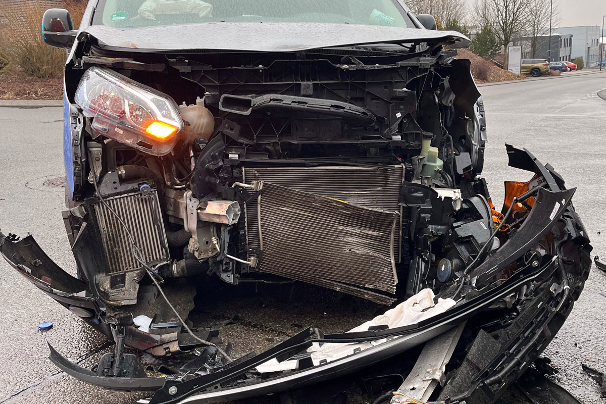 Hückeswagen – Ein Verletzter nach Unfall auf Kreuzung