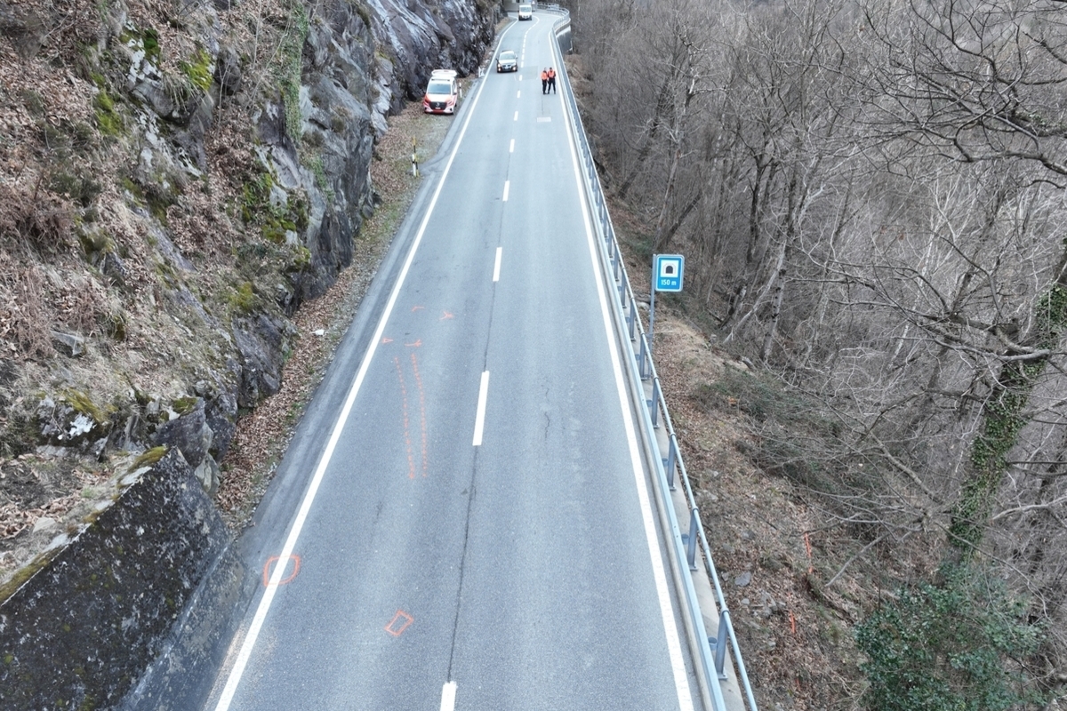 Grono GR – Motorradfahrer verunfallt in Linkskurve