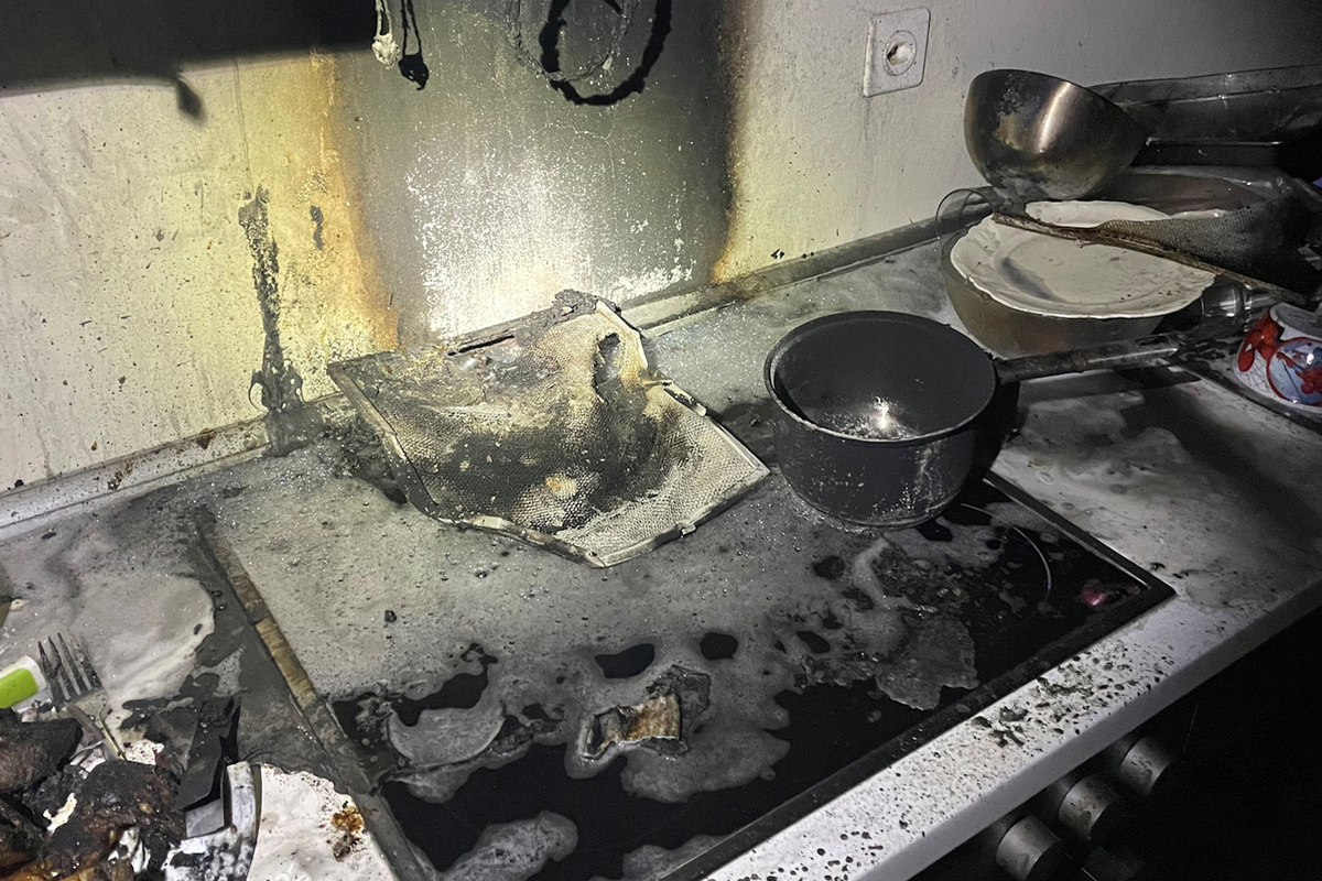 Grono GR – 17-Jähriger versucht Ölbrand mit Wasser zu löschen