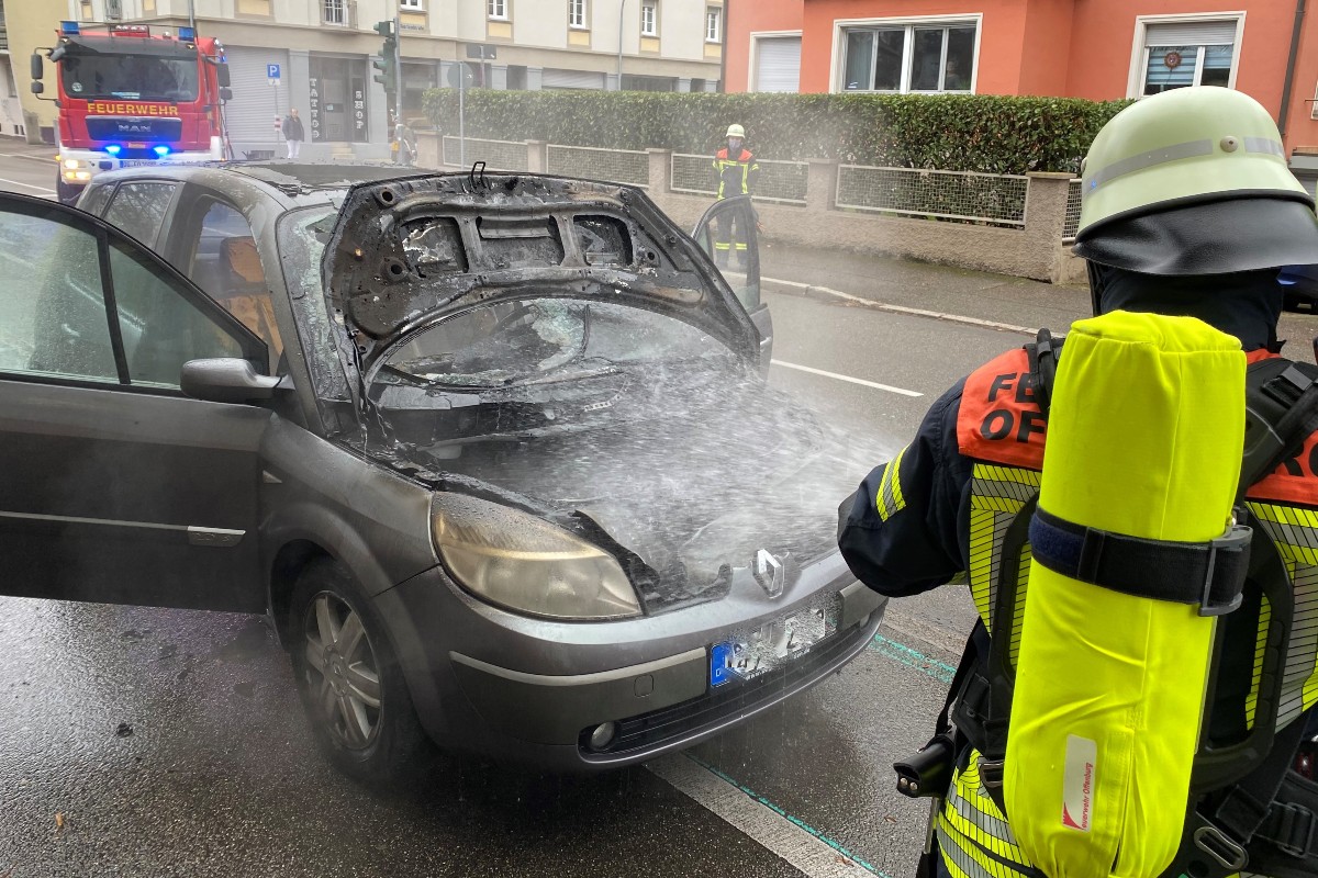 Offenburg – Renault Van in Innenstadt ausgebrannt