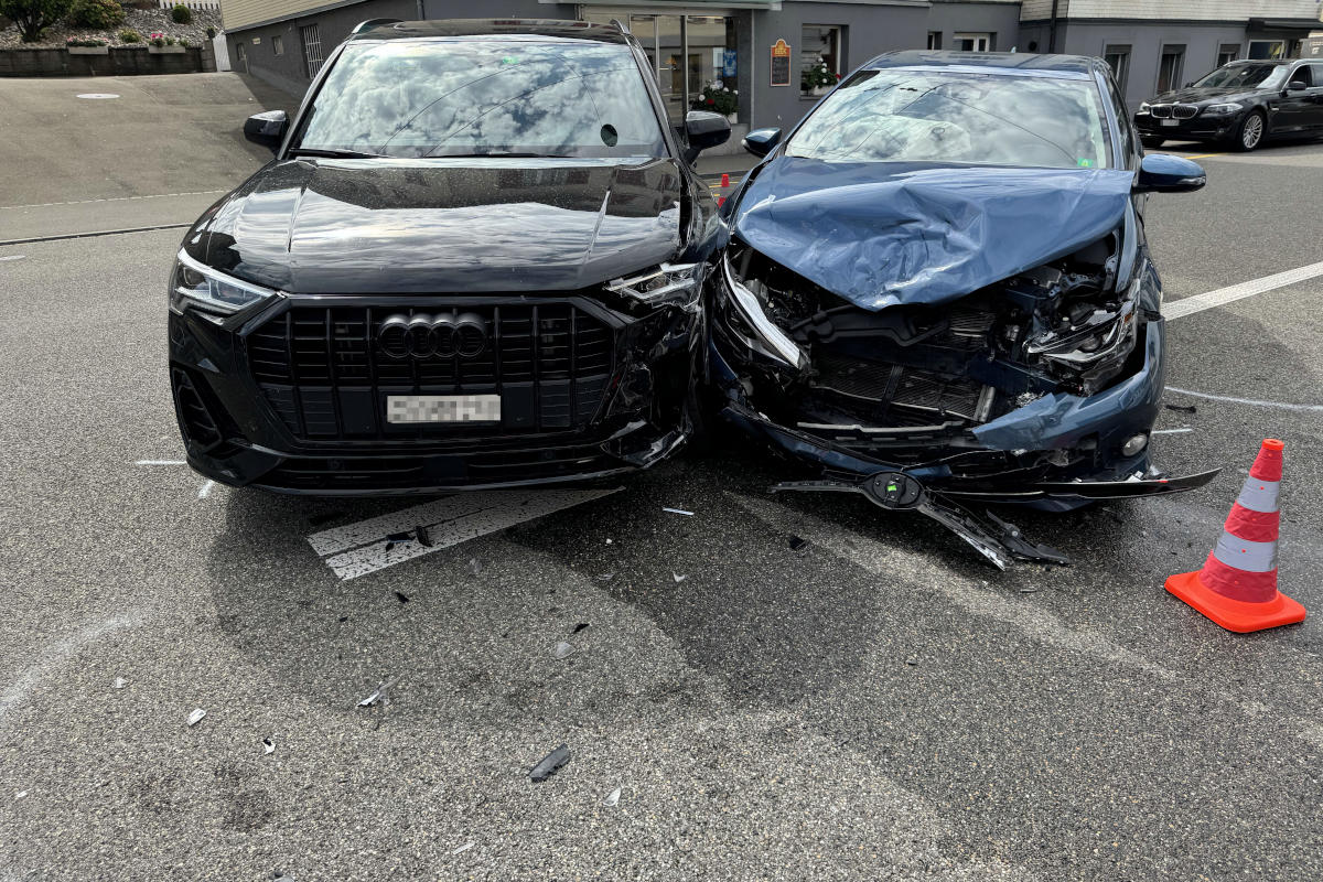 Stadt St.Gallen SG - Unfall mit zwei Autos