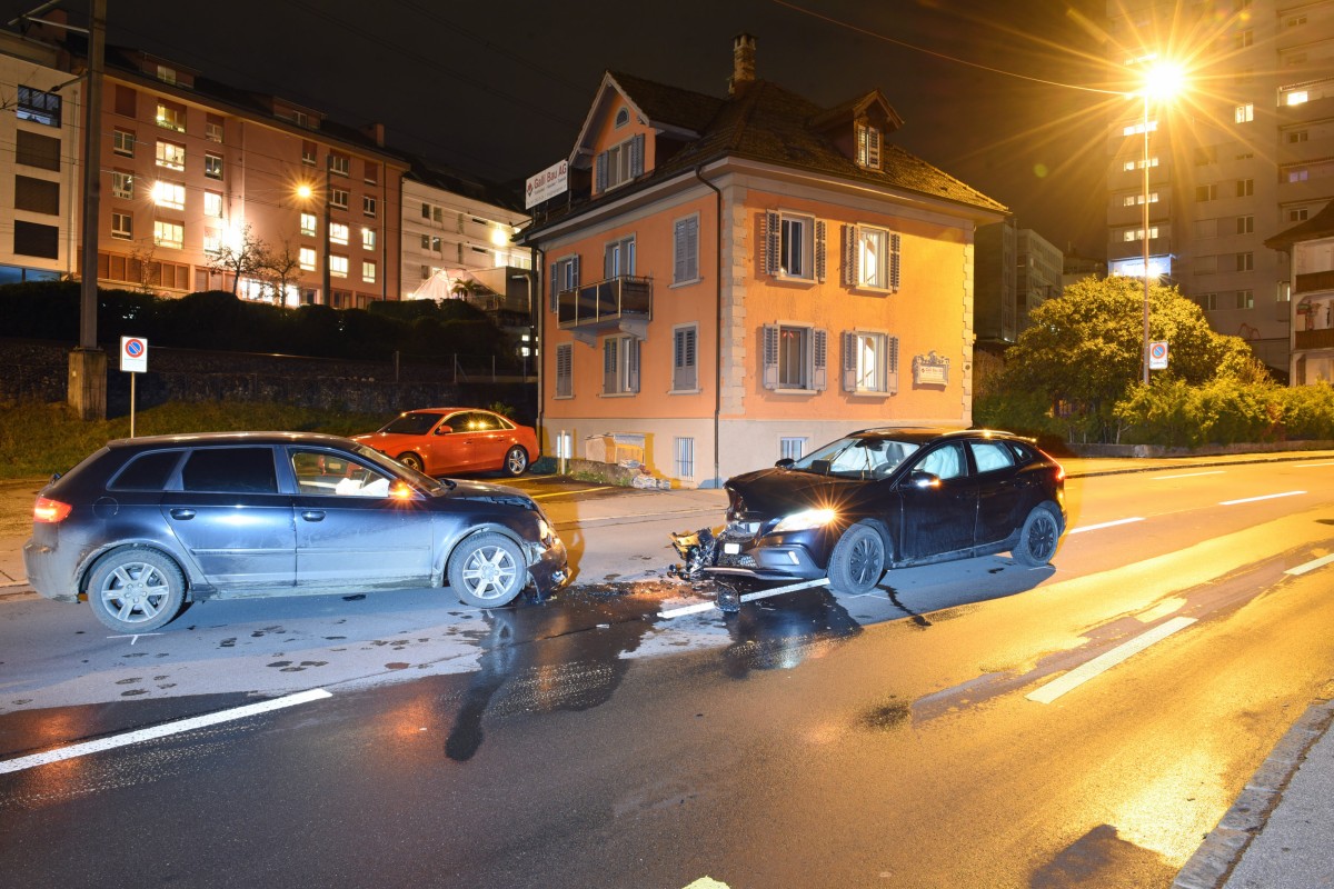 Emmenbrücke LU - Heftige Frontalkollision mit  einem Verletzten