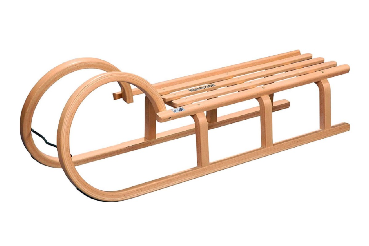 Rodeln auf einem Schwimmreifen fordert zwei verletzte Kinder