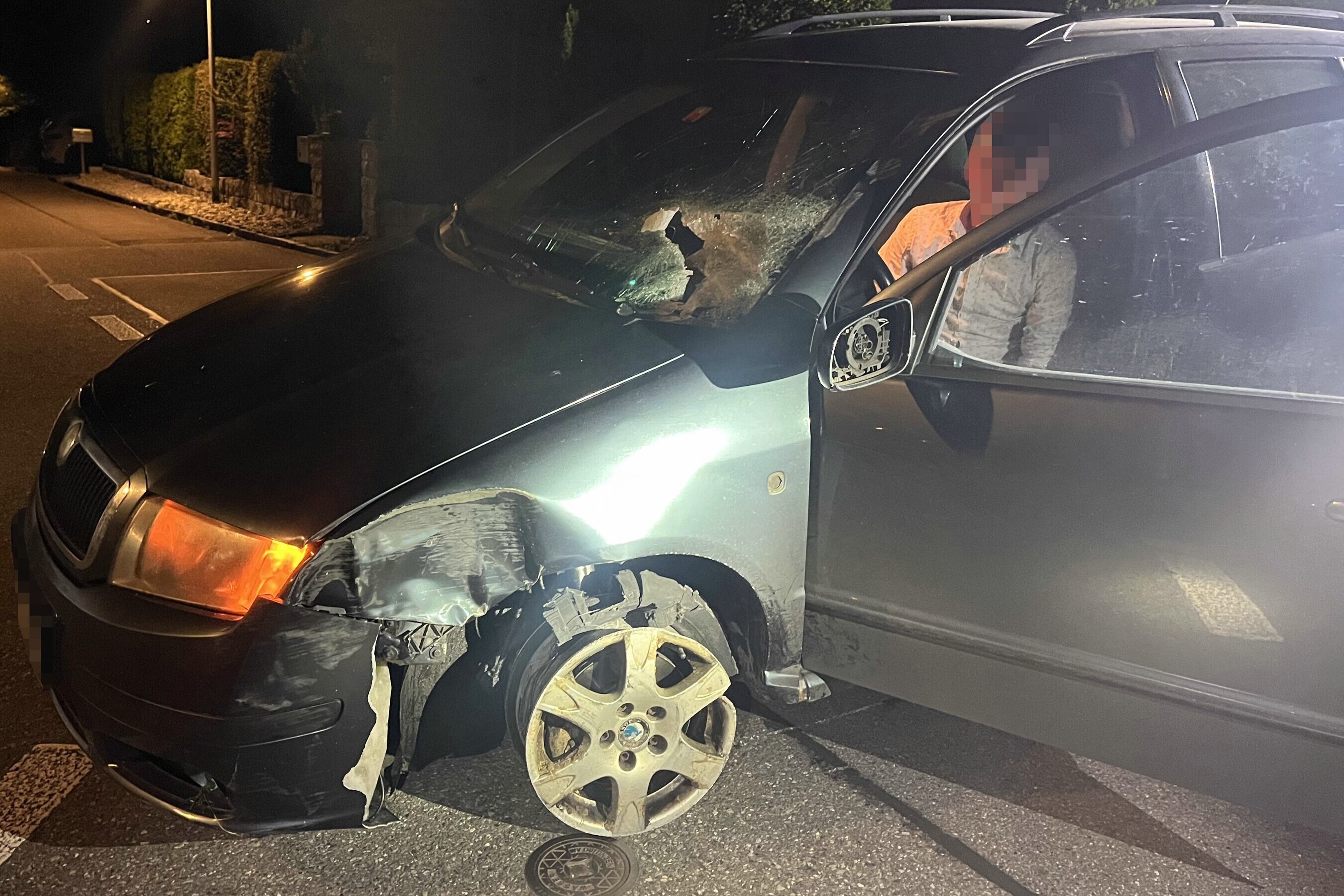 Unfall Döttingen AG – Fahrer betrunken und ohne Führerschein