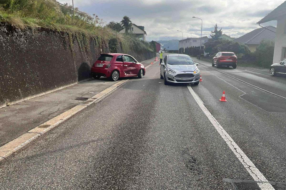Niedergösgen SO – Person bei Kollision zwischen zwei Autos verletzt