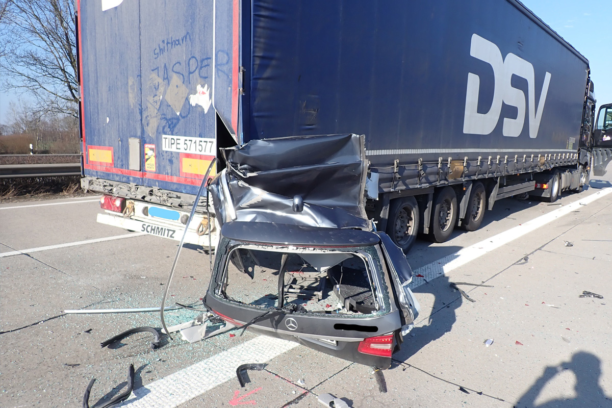 Delmenhorst – Autofahrer stirbt bei Auffahrunfall auf A1