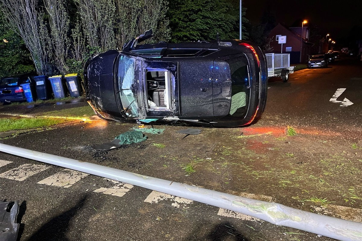 Duisburg – Verdacht auf verbotenes Rennen nach Unfall