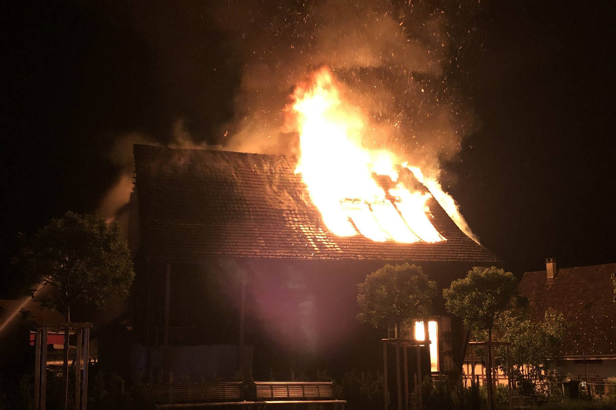 Rüti ZH – Liegenschaft nach Brand unbewohnbar