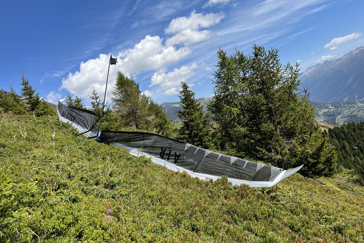 Fiesch VS - Eine Person nach Absturz eines Starrflüglers tot