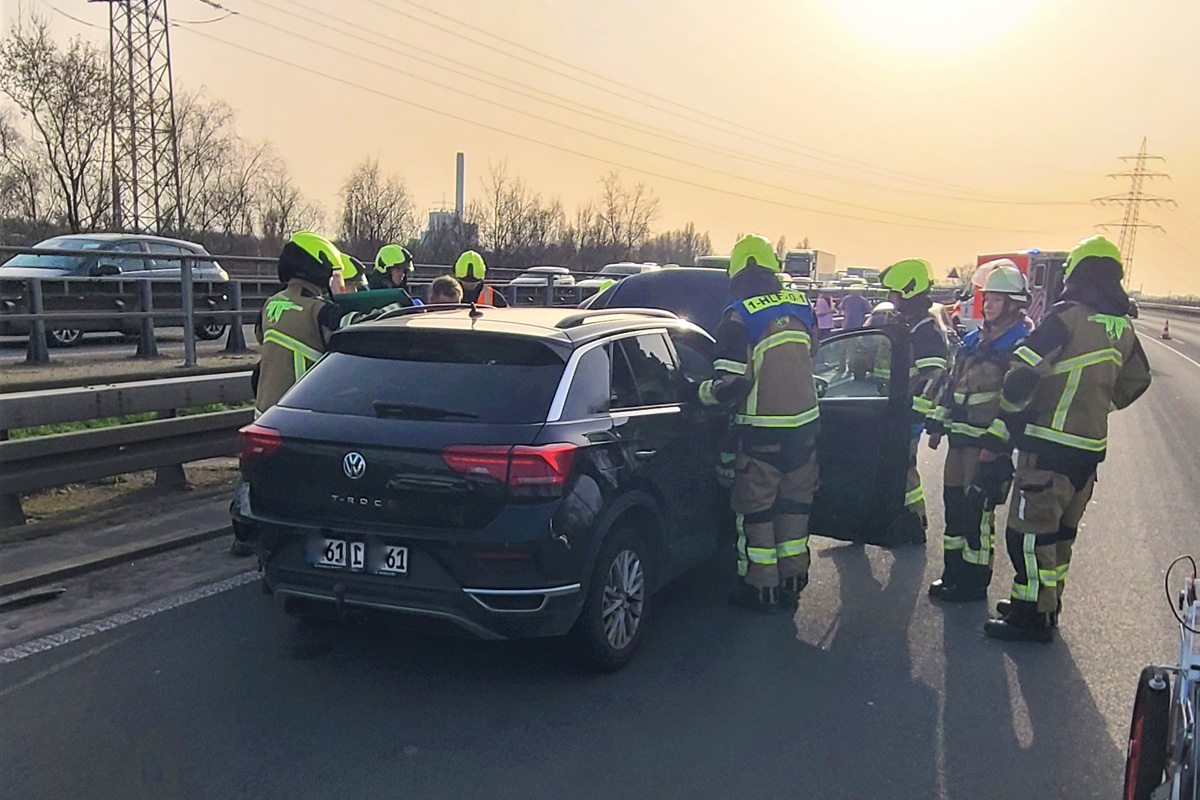 A42 Oberhausen – Eine Person nach Unfall schwer verletzt