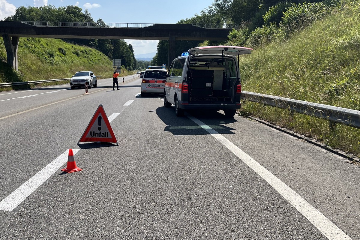 Rapperswil-Jona SG - 53-Jährige bremst auf A15 bis zum Stillstand ab