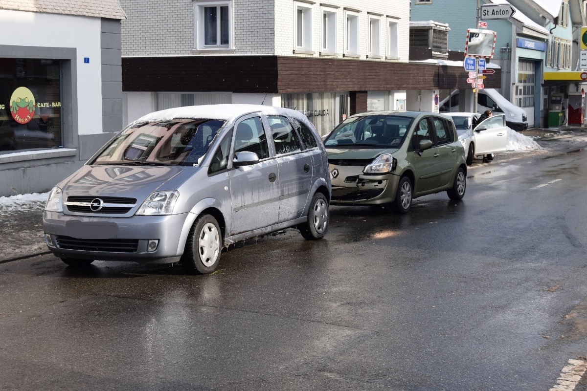 Oberegg AI - Auffahrkollision zwischen Fahrzeugen