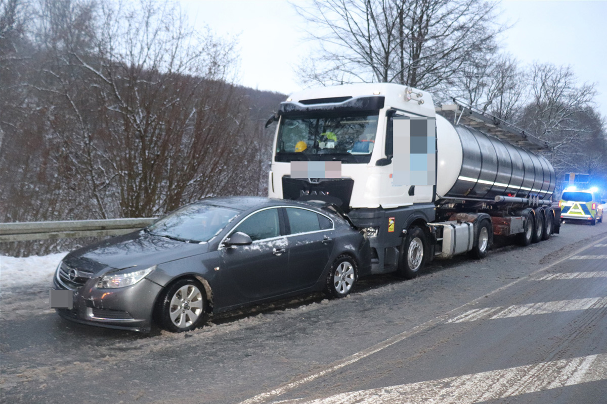 Nieheim – Wildunfall löst Kettenreaktion mit fünf Fahrzeugen aus