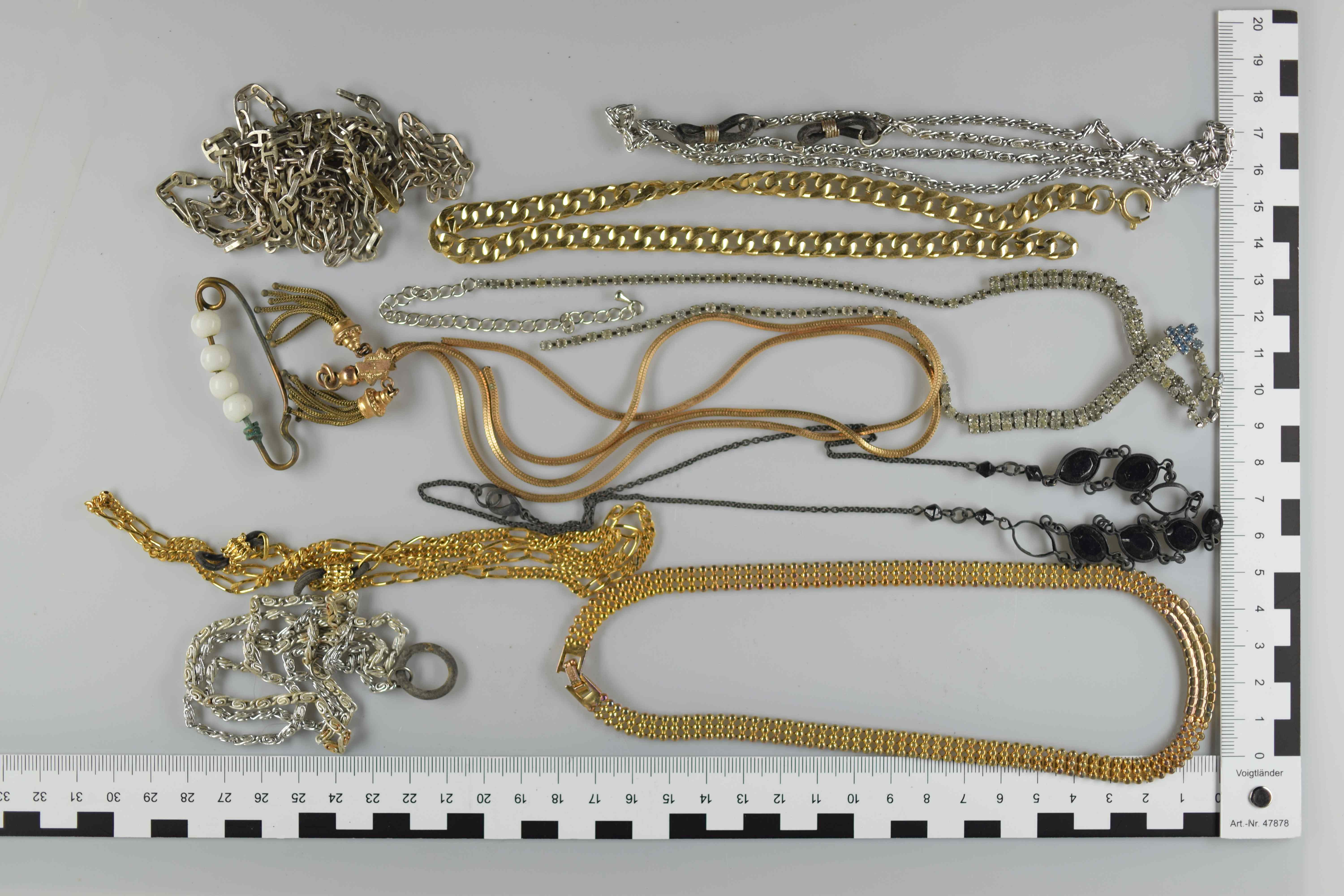 Schmuck in Hameln gefunden - Polizei sucht Hinweise