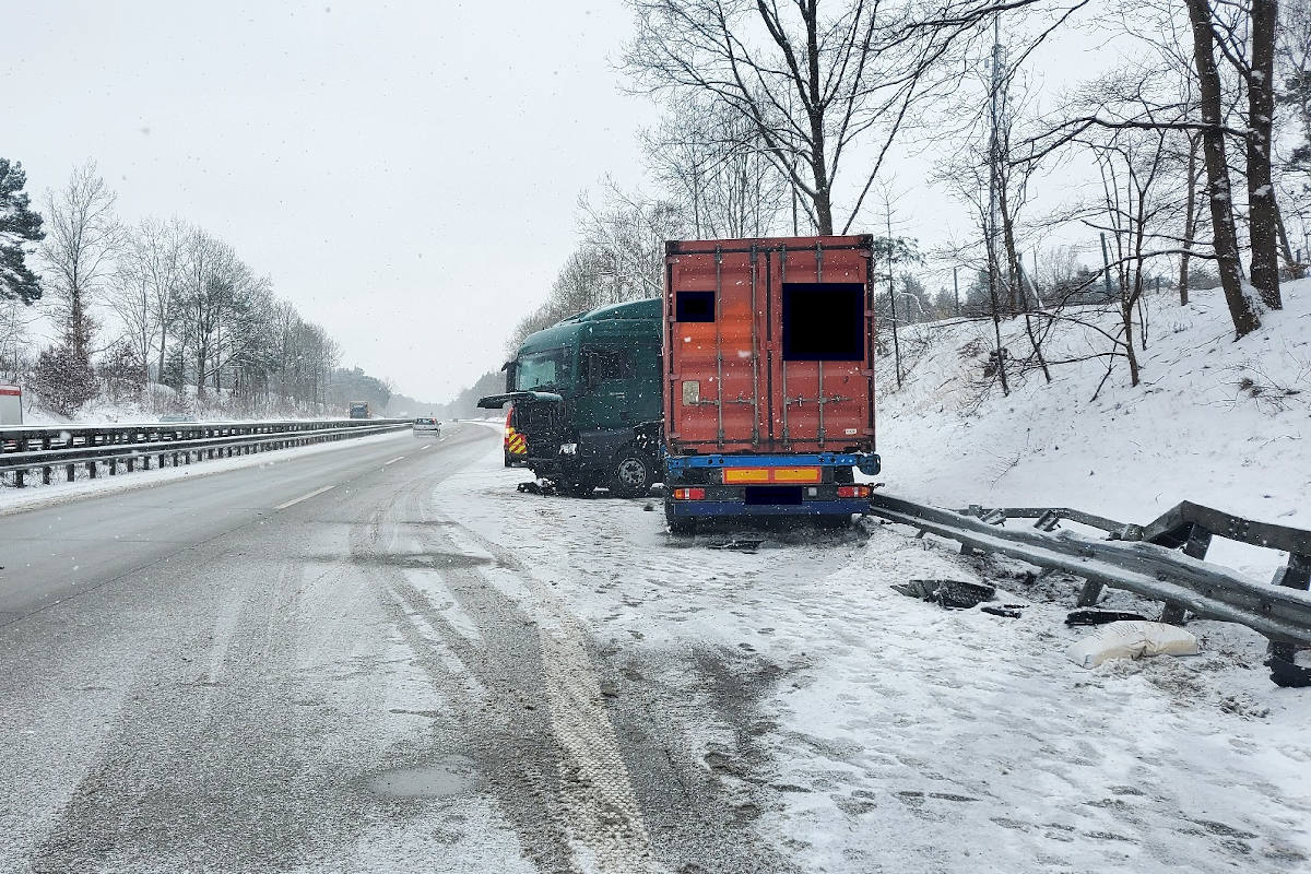 A 27 Hagen im Bremischen – Witterungsbedingte Unfälle auf der Autobahn