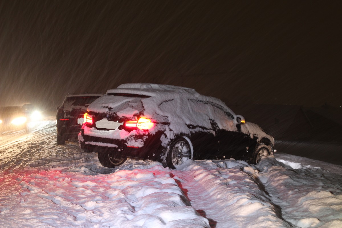 Appenzell AI - Selbstunfall aufgrund schneebedeckter Fahrbahn