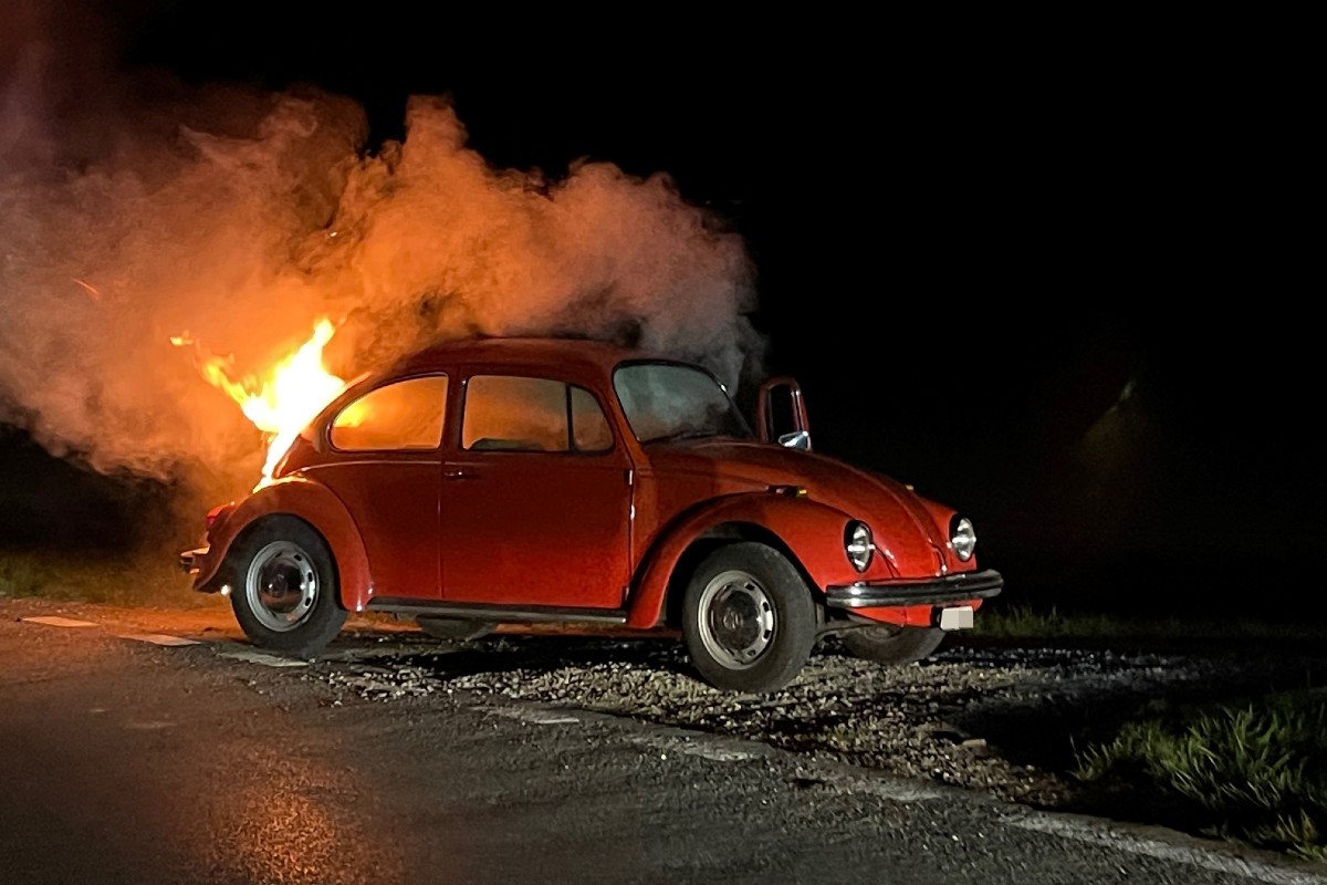 Schlattingen TG - Alter VW Käfer gerät in Brand