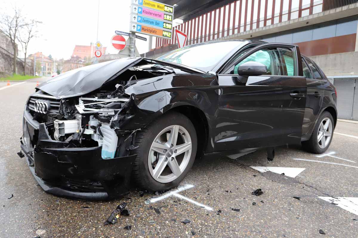 St. Gallen - Unfall mit zwei verletzten Menschen