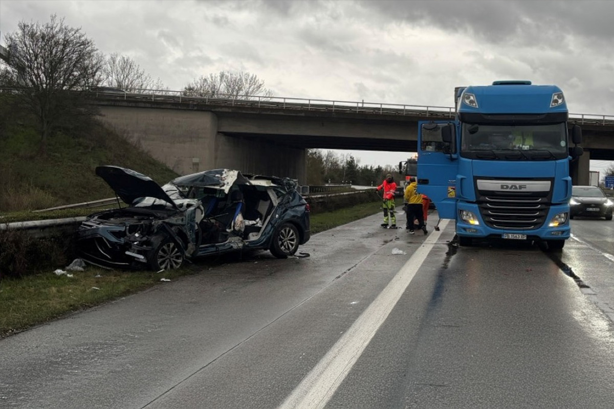 Ludwigshafen – Autofahrer bei Unfall lebensgefährlich verletzt
