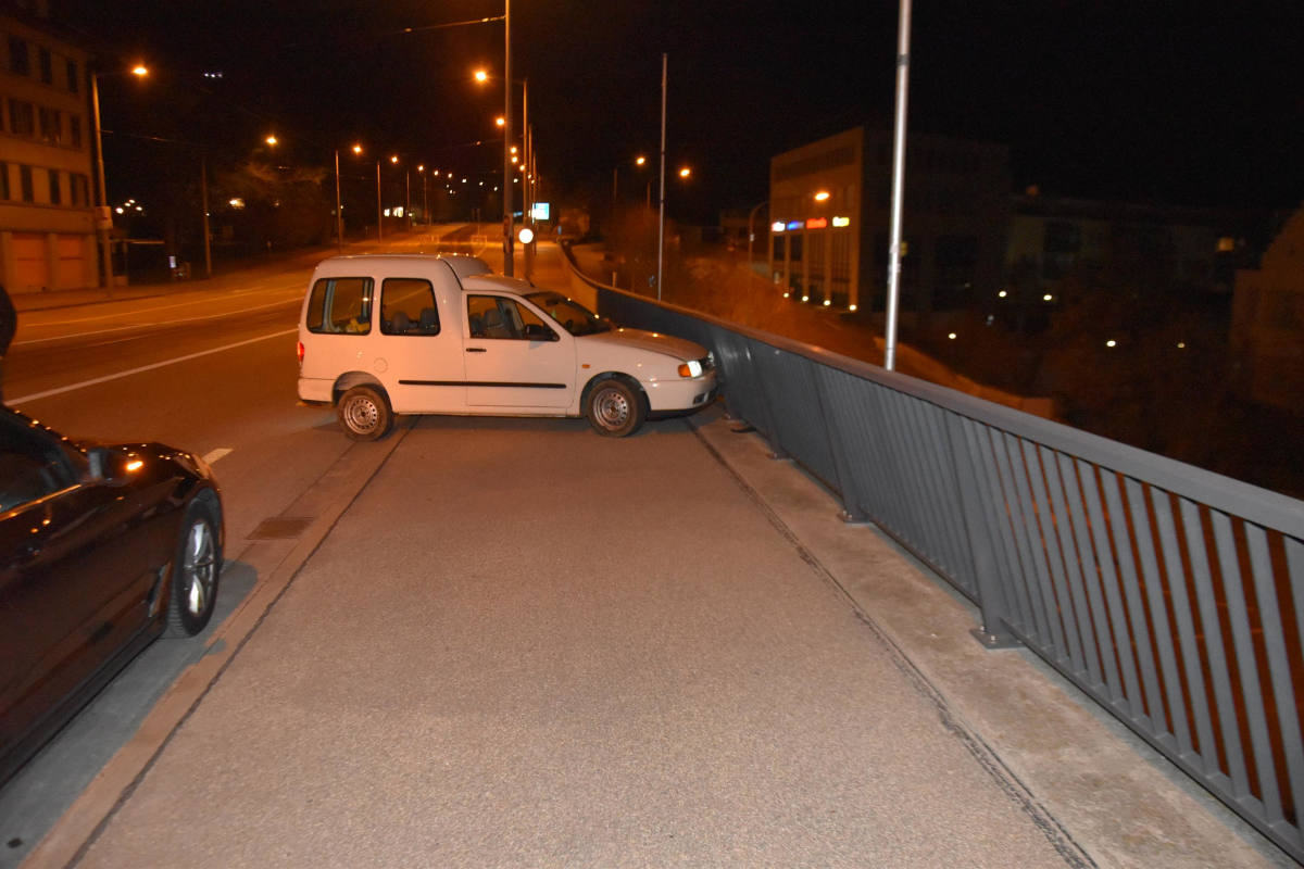 Solothurn / Bettlach SO – Unfall mit entwendetem Fahrzeug