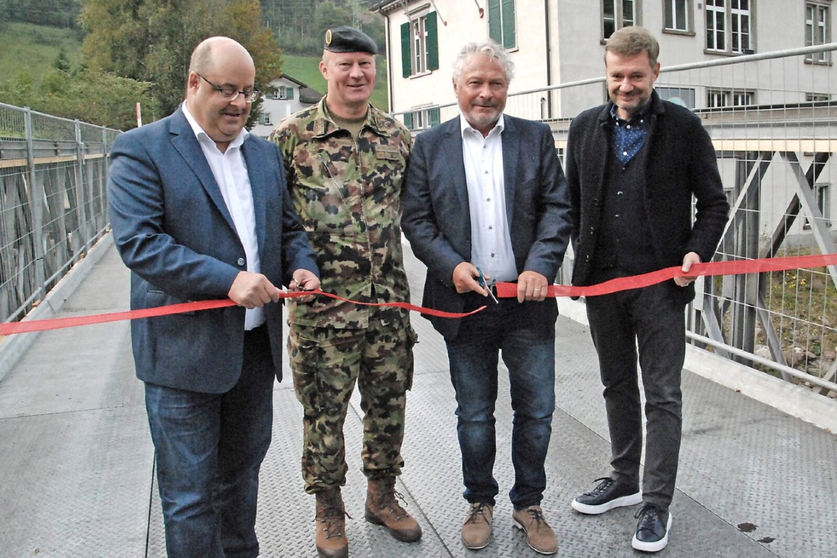 Hangrutsch im Kanton Glarus - Notbrücke in Schwanden offiziell eingeweiht