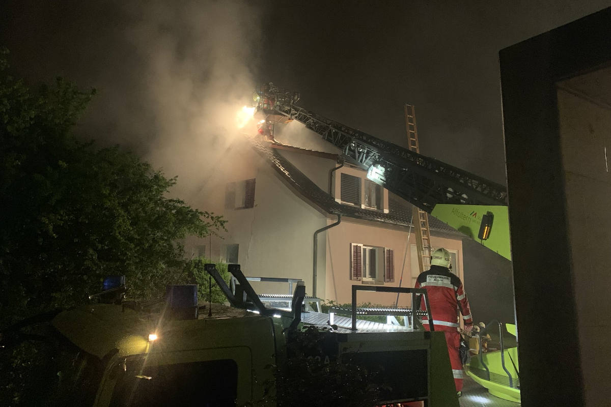 Affoltern am Albis ZH – Brand verursacht grossen Sachschaden