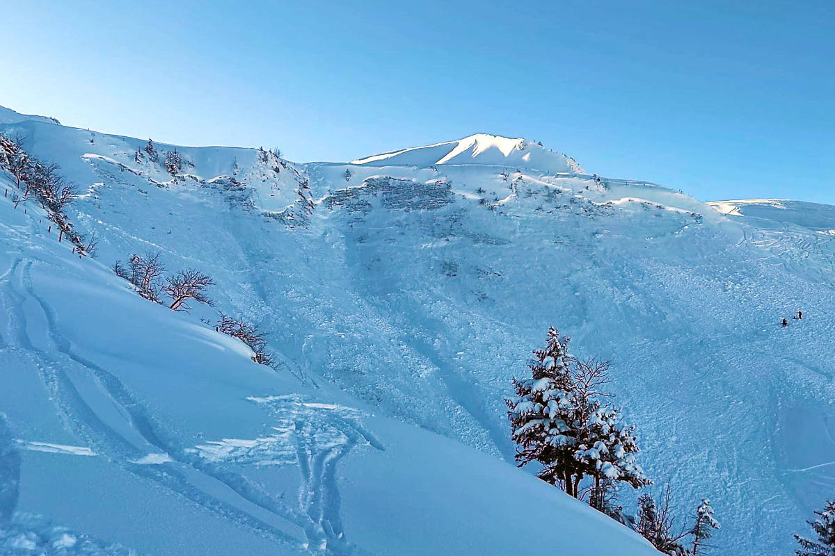 Stoos SZ – Lawinenniedergang fordert ein Todesopfer
