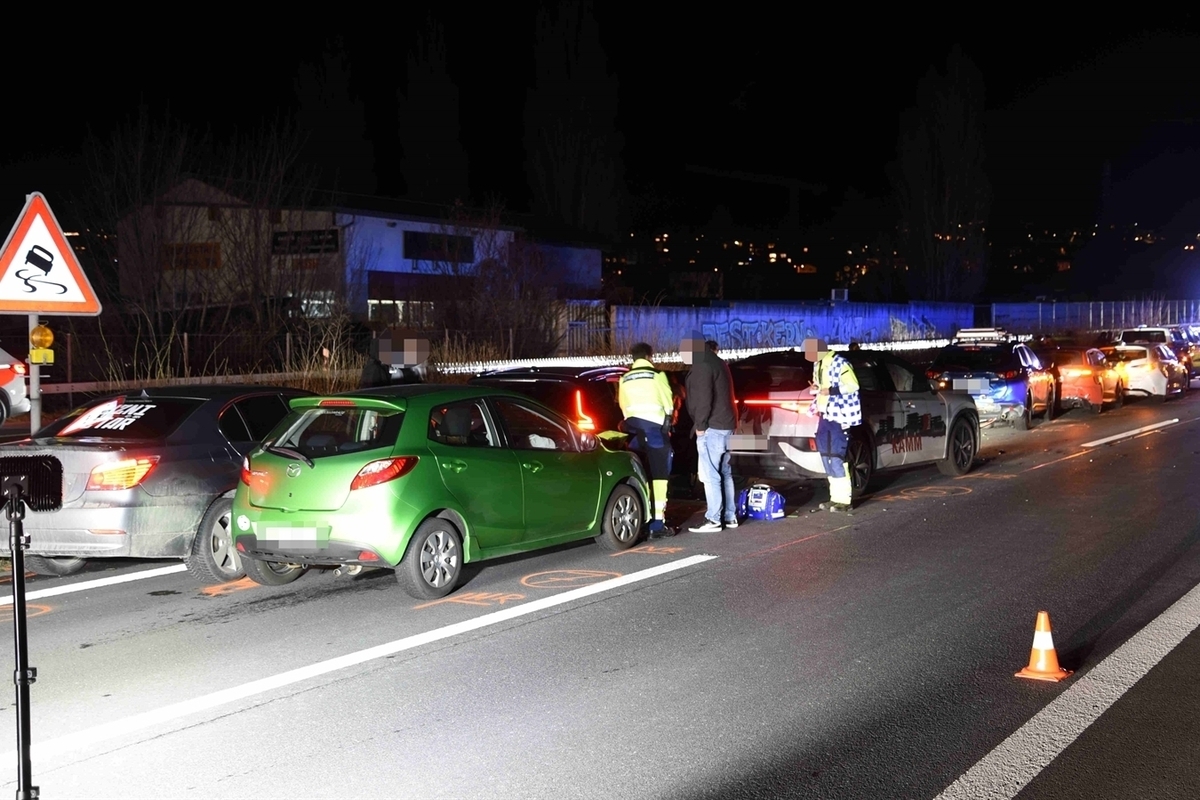 Zizers GR – Acht Fahrzeuge an Verkehrsunfall beteiligt